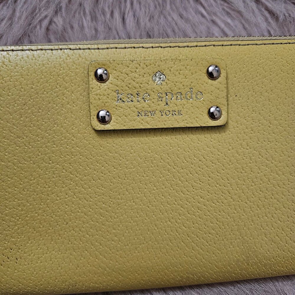 Kate Spade wallet - Picture 2 of 3